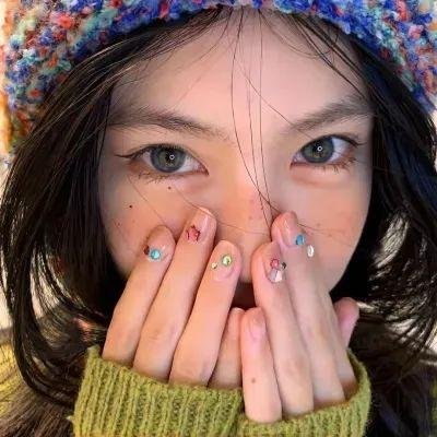 她的微笑和圈套海报